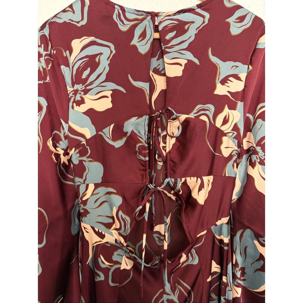 ASTR Elyse Satin Floral Midi Dress in Wine Floral Size M - Picture 7 of 12